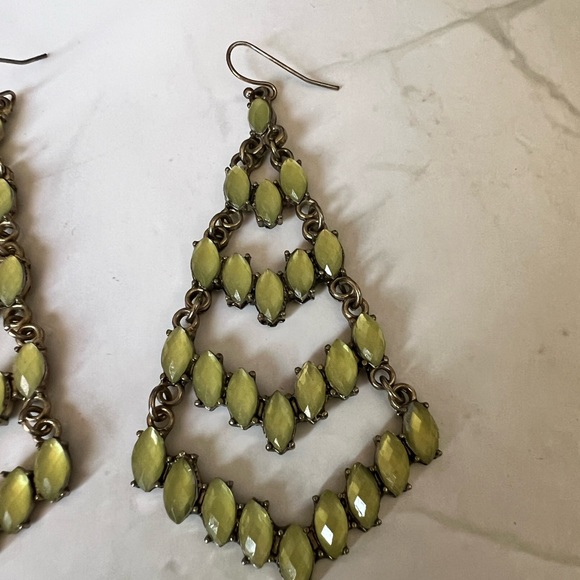 Dangling Green Four-Tiered Earrings NWOT - Picture 10 of 11
